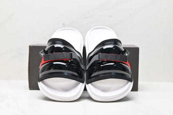 черные шлепанцы Jordan купить в-time2win.ru